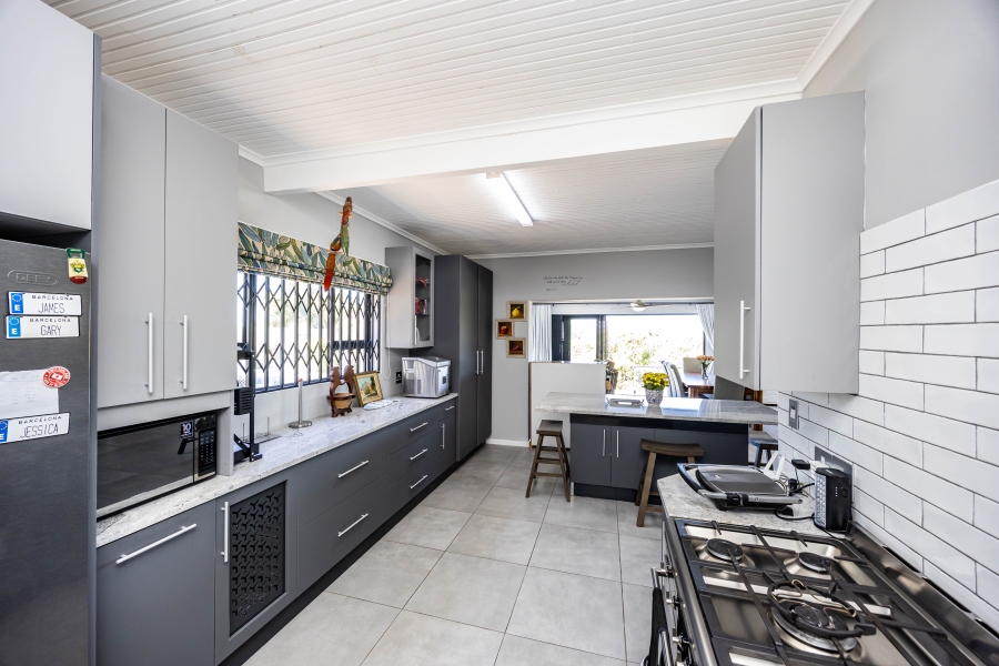 7 Bedroom Property for Sale in Cintsa East Eastern Cape